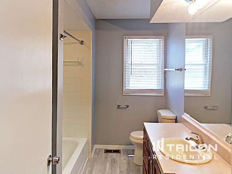 Building Photo - 146 Meadow Ridge Dr