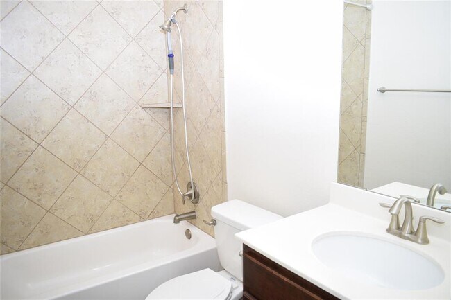 Building Photo - 3001 Tempe Dr