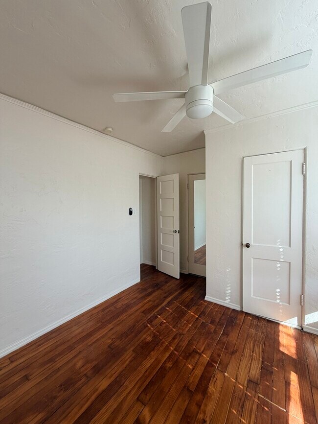 Building Photo - Charming Roosevelt District Cottage