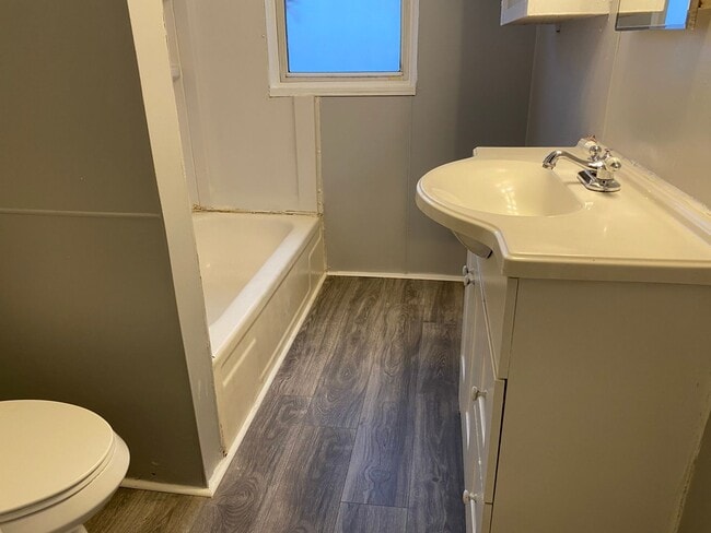 Building Photo - CUTE 2 BEDROOM 1 BATH HOME IN FERNDALE $1250