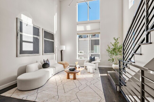 Building Photo - 1551 W 43rd Ave
