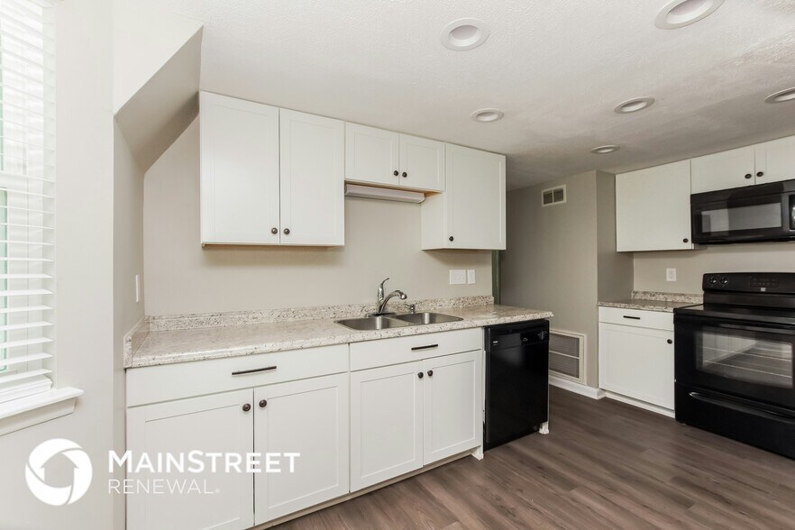 Building Photo - 8009 Beacon Hills Rd