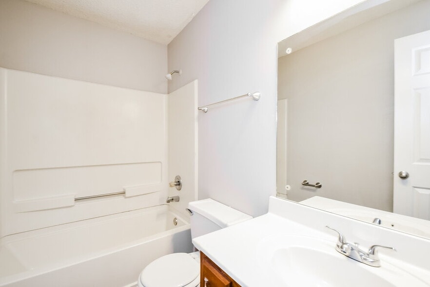 Building Photo - 7082 Layne Dr