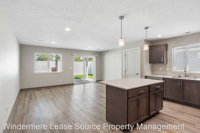 Building Photo - 3 br, 2 bath House - 710 N Jones Lane