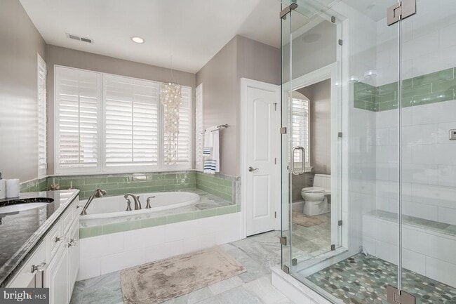 Building Photo - 621 Ponte Villas N