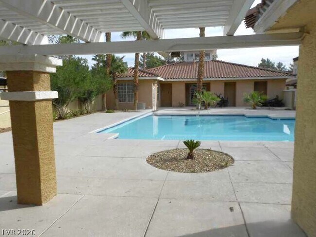 Building Photo - 2801 N Rainbow Blvd