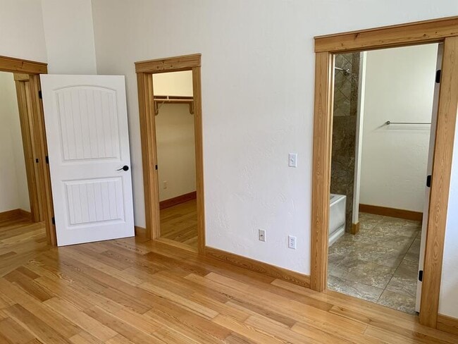 Building Photo - 636 Logan St