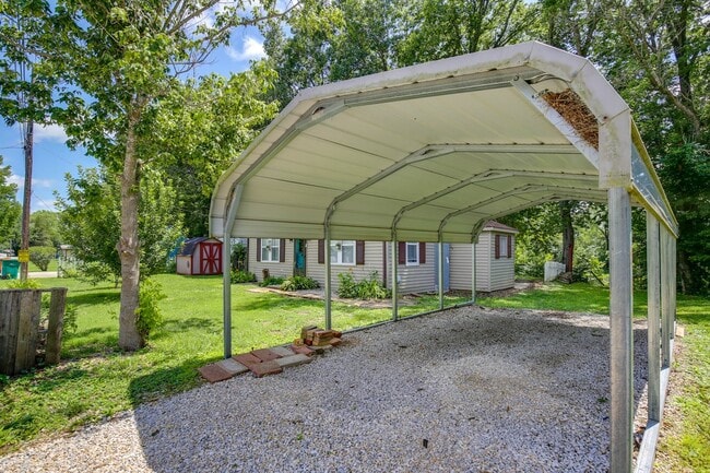 Building Photo - 8182 Riverview Dr