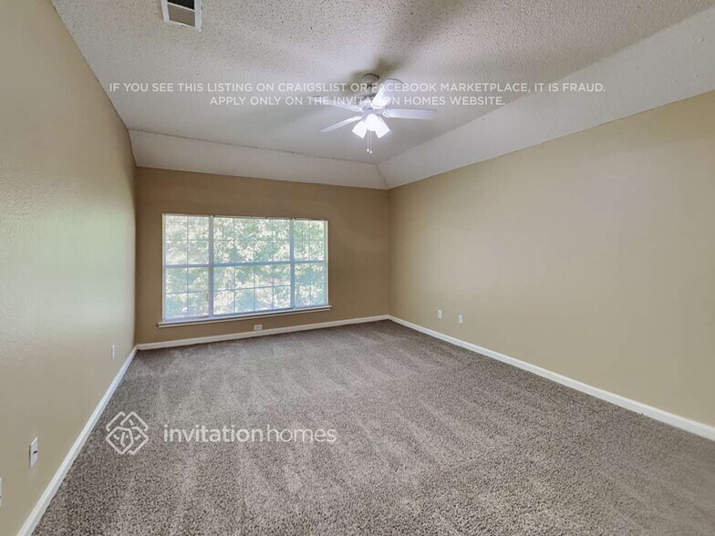 Building Photo - 2110 Loretta Ln