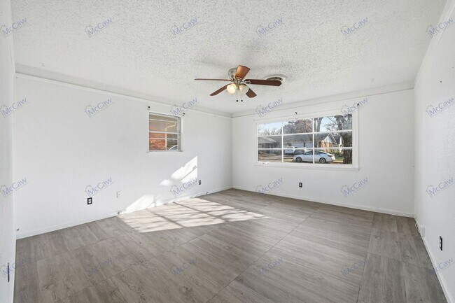 Building Photo - 6921 Greenlee St