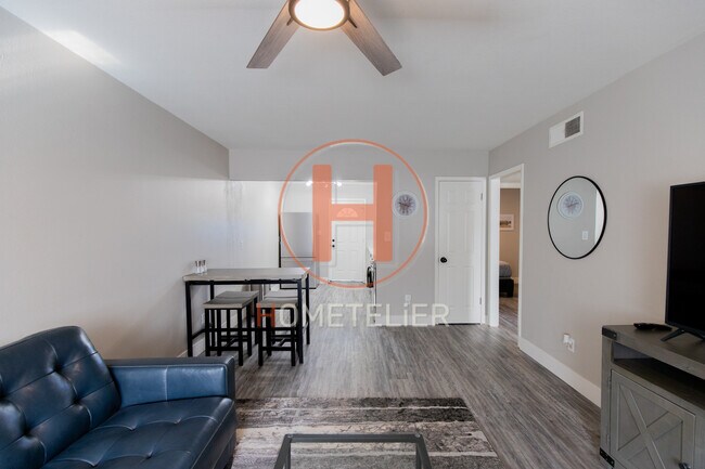 Building Photo - 2812 N 17th Pl