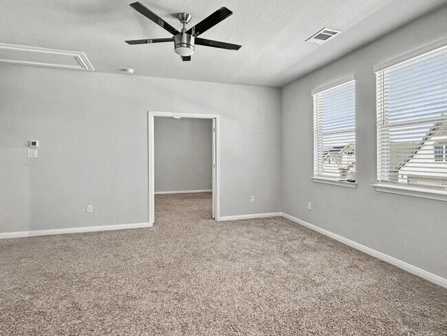 Building Photo - Modern New Braunfels Home with Flexible Upstairs Living Spaces