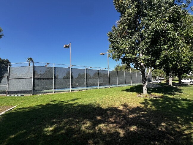 Building Photo - 3036 Avenida Christina