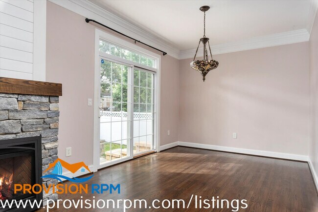 Building Photo - 618 Cypress Ln