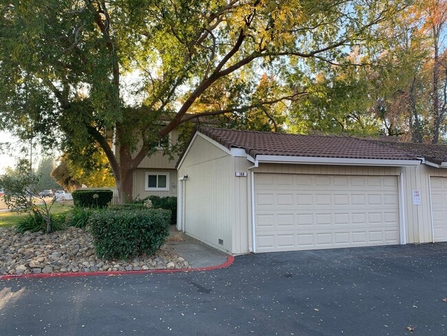 Primary Photo - Woodstock Green Townhome unit with a commu...