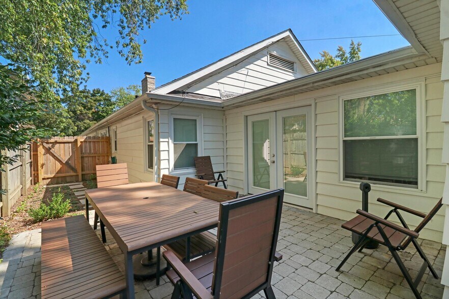 Building Photo - 500 W Pacific Ave