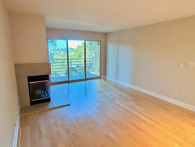 Building Photo - 1700 De Anza Blvd