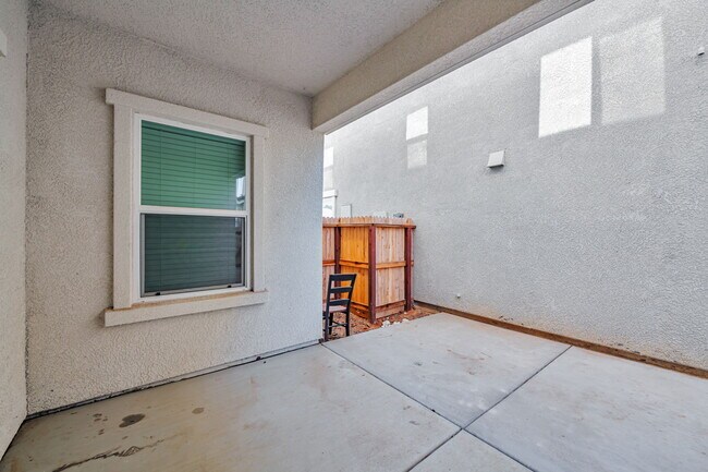Building Photo - 12161 Coal Crk Wy