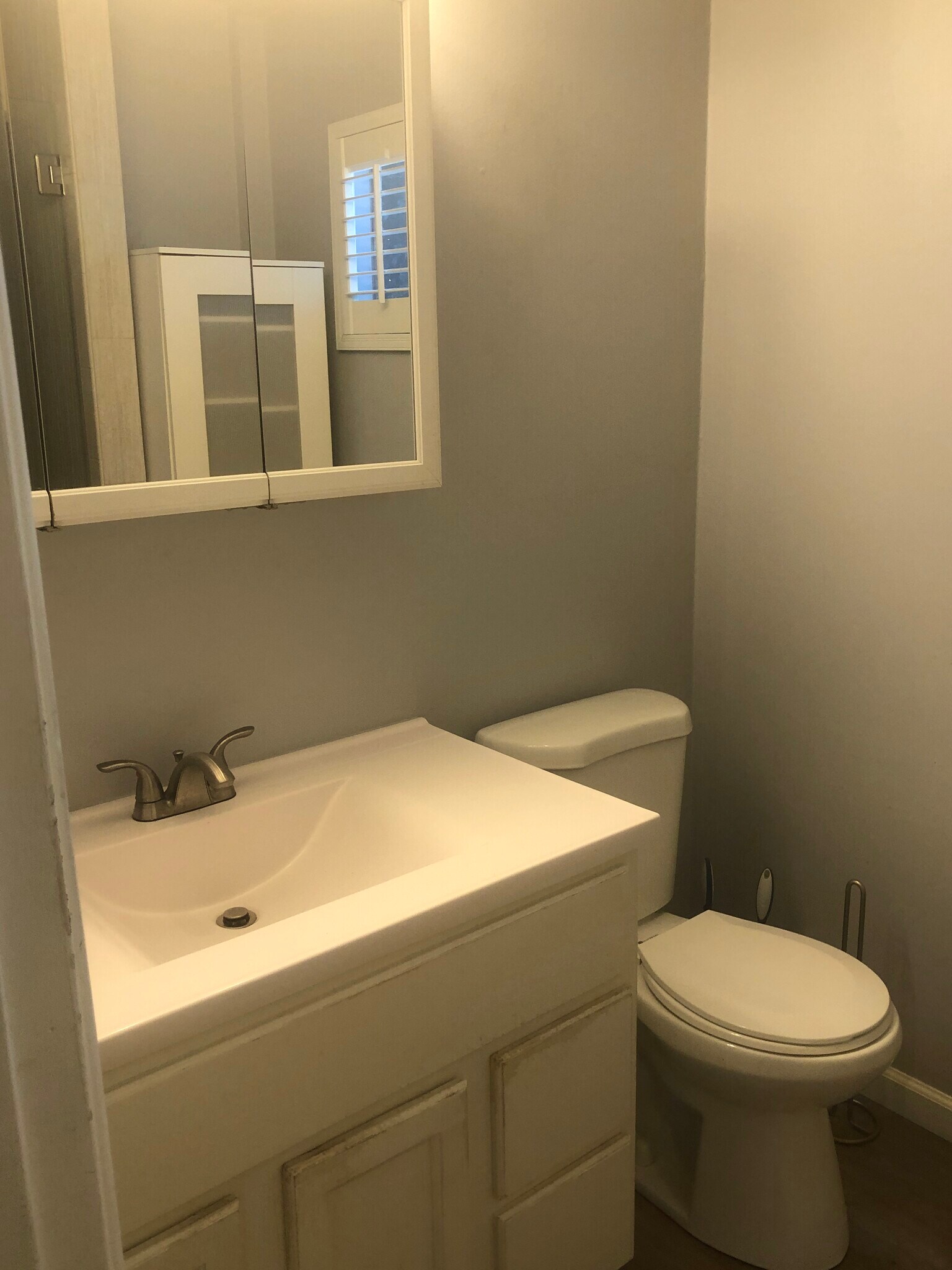 Bathroom - 8315 Kenyon Ave