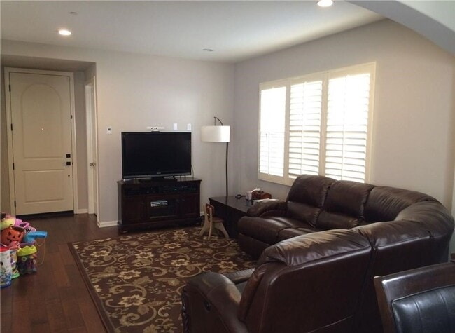 Building Photo - Detached 3 bedroom + Loft home in Irvine!
