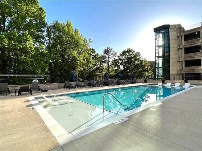 Building Photo - 3040 Peachtree Rd NW