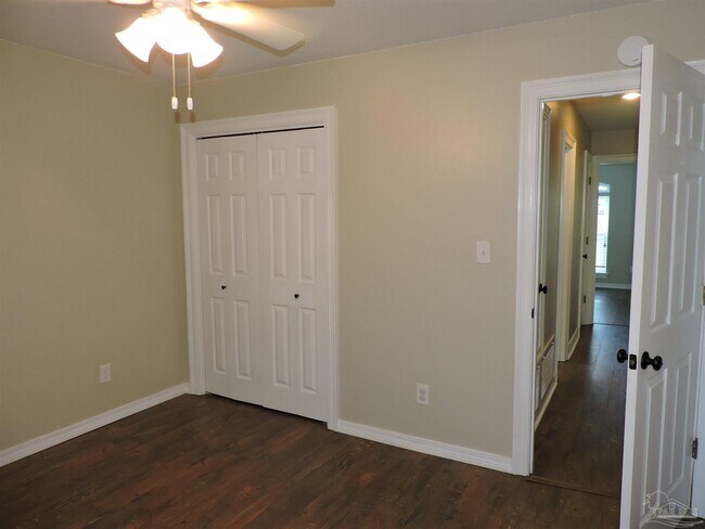 Building Photo - 5016 Challenger Way