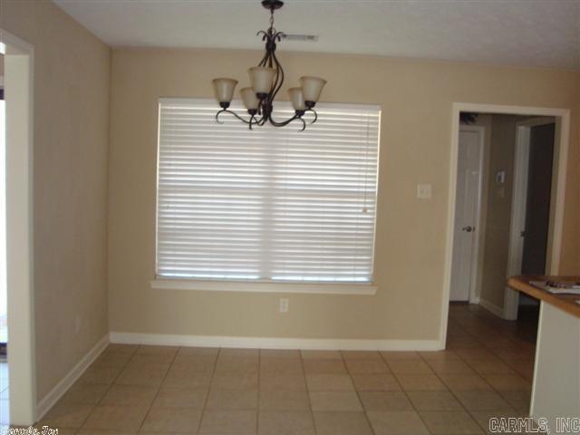 Building Photo - 25 Willow Lake Dr