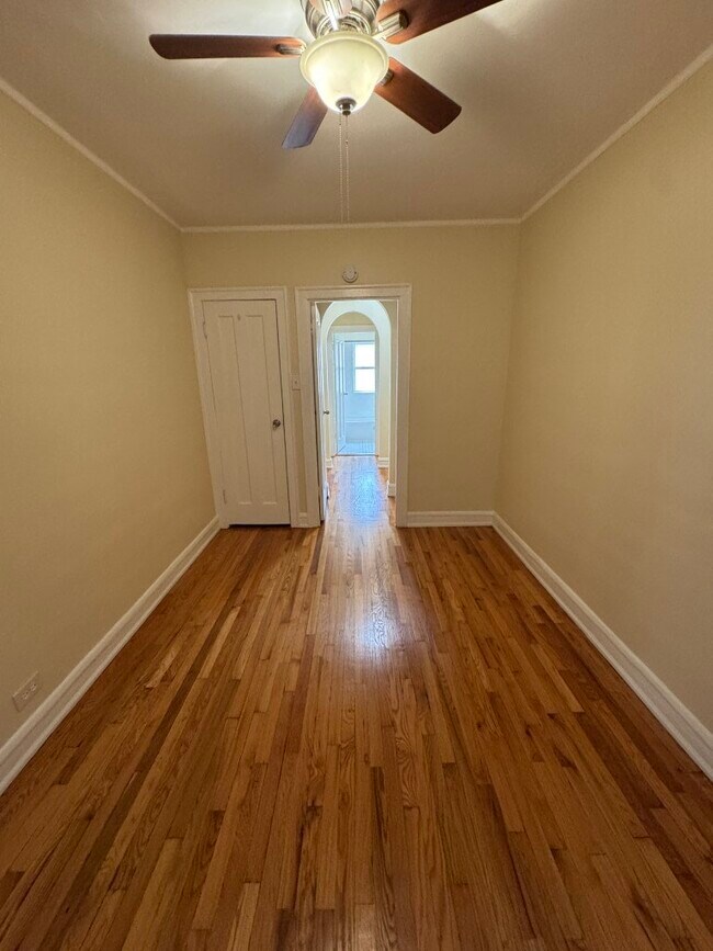 Building Photo - 6214 N Mozart St