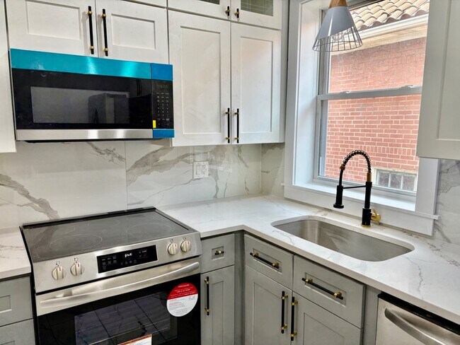 Building Photo - 5616 Phillips Ave