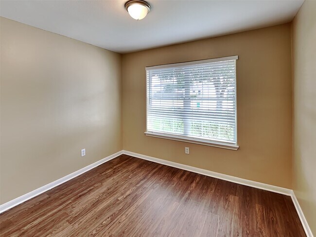 Building Photo - 3926 Cloudbluff Ln