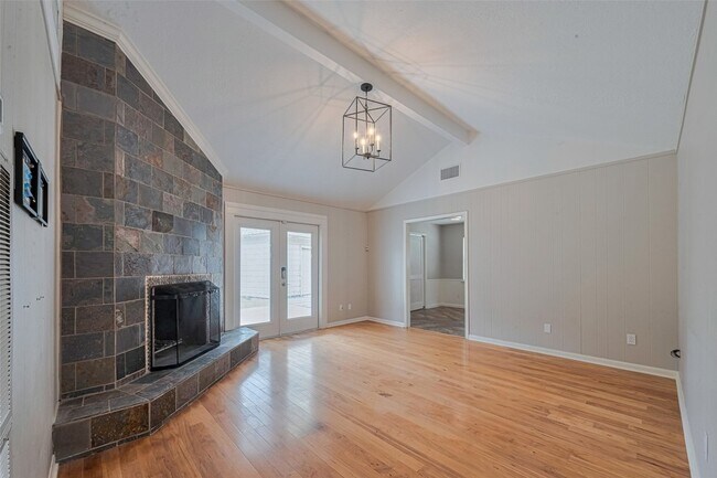 Building Photo - 927 Carlingford Ln