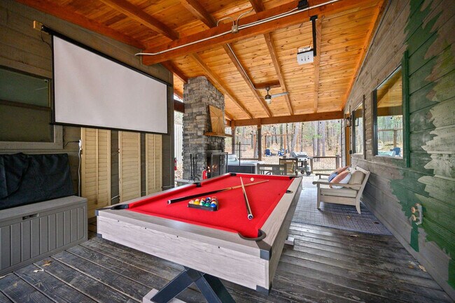 Building Photo - 173 Guppy Ln