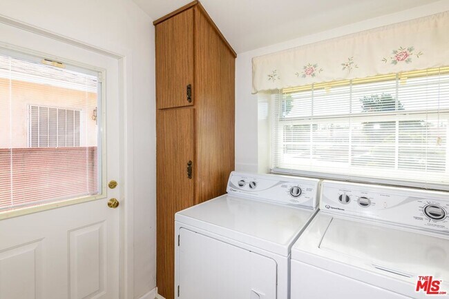 Building Photo - 14745 Marlin Pl