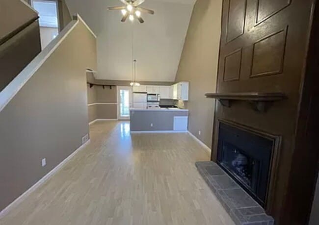 Building Photo - Charming 3 Bed / 2 Bath Home with Fenced Y...
