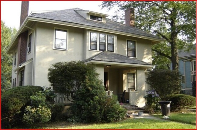 Primary Photo - 21 Melville Ave