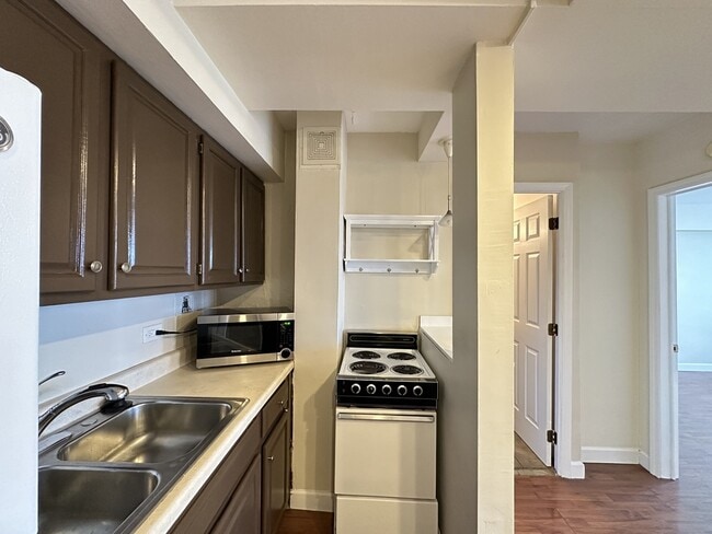 Building Photo - 4180 N Marine Dr