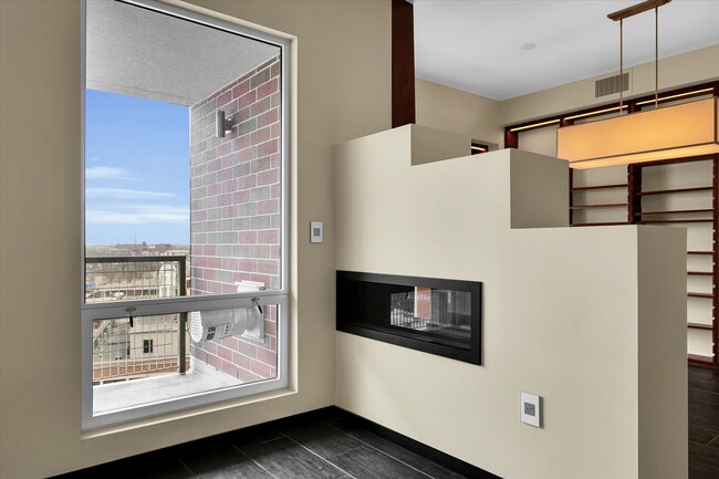 Building Photo - 3,400 SQFT CONDO IN DOWNTOWN CHAMPAIGN W/ ...