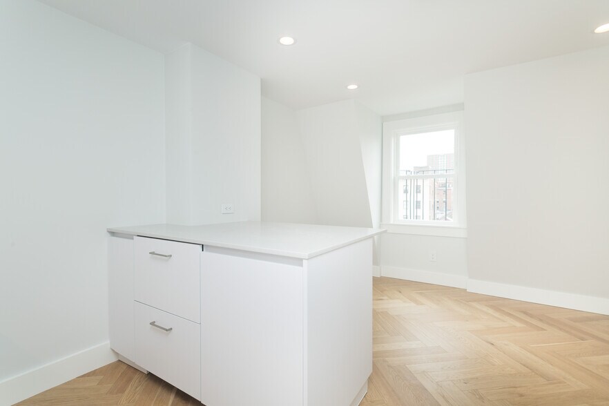 Building Photo - 461 Massachusetts Ave