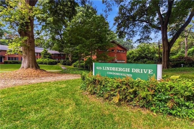 Building Photo - 425 Lindbergh Drive NE