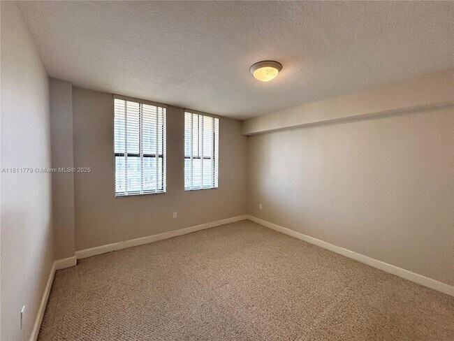 Building Photo - 55 Merrick Way
