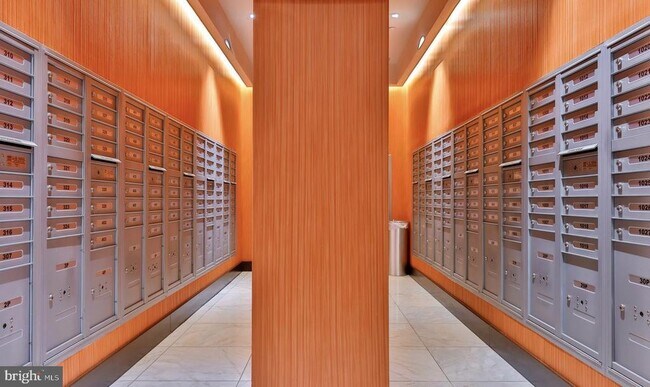 Building Photo - 475 K St NW