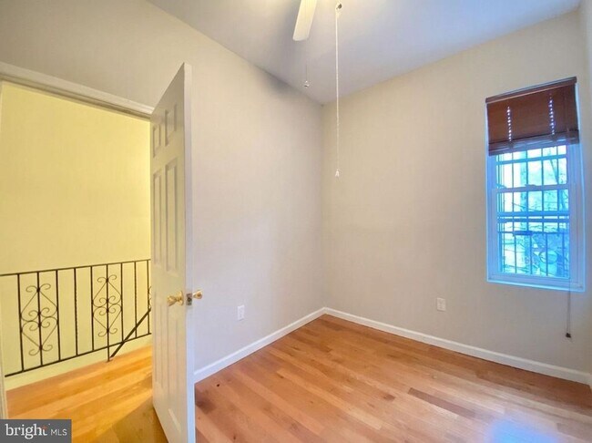 Building Photo - 1518 Page St