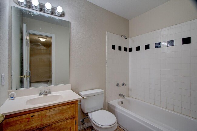Building Photo - 619 Ellen Ct