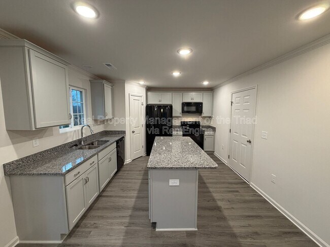 Building Photo - 3505 Marksbury Dr