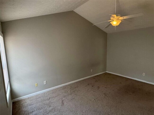 Building Photo - 2430 Cordillo Dr