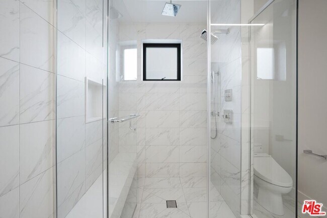 Building Photo - 735 N Gramercy Pl