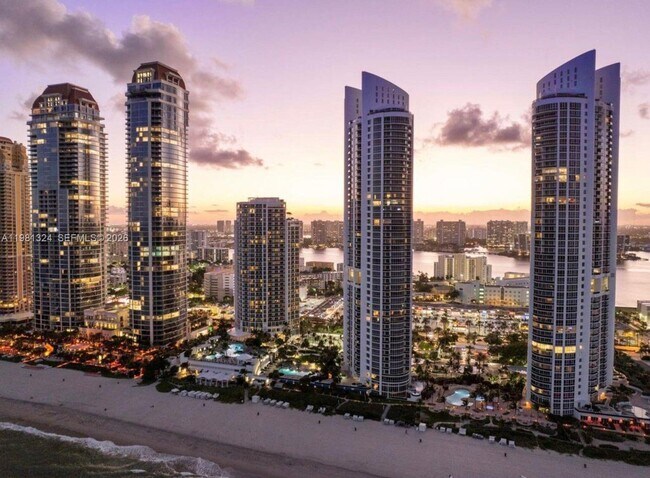 Building Photo - 18101 Collins Ave