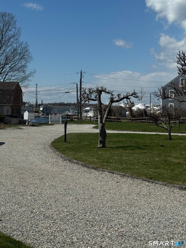 Building Photo - 84 Waterside Ln