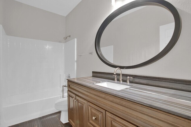 Building Photo - 409 Sutro Ct