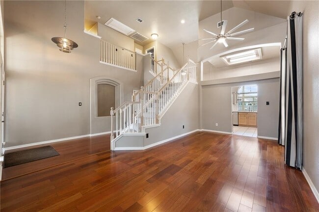 Building Photo - 112 Trotter Dr